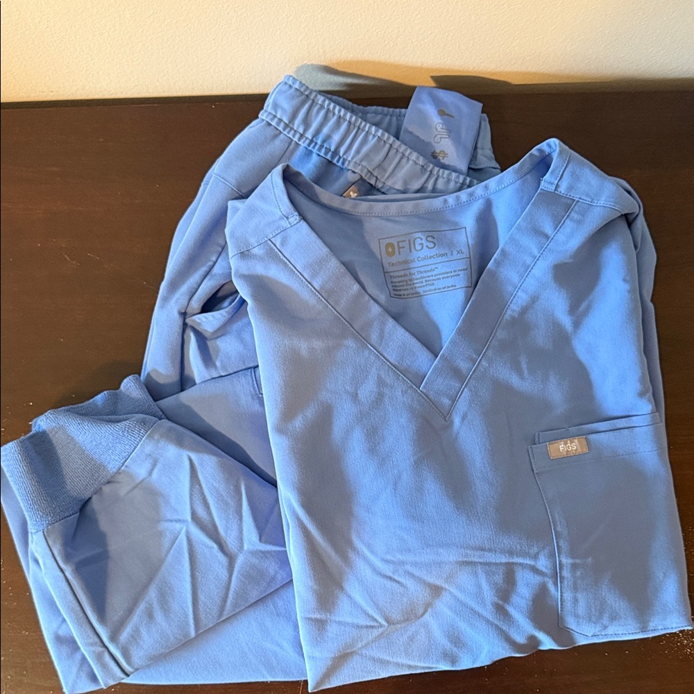 Figs Light Blue Medical Scrub Top and Drawstring Pants in XL PO 2437